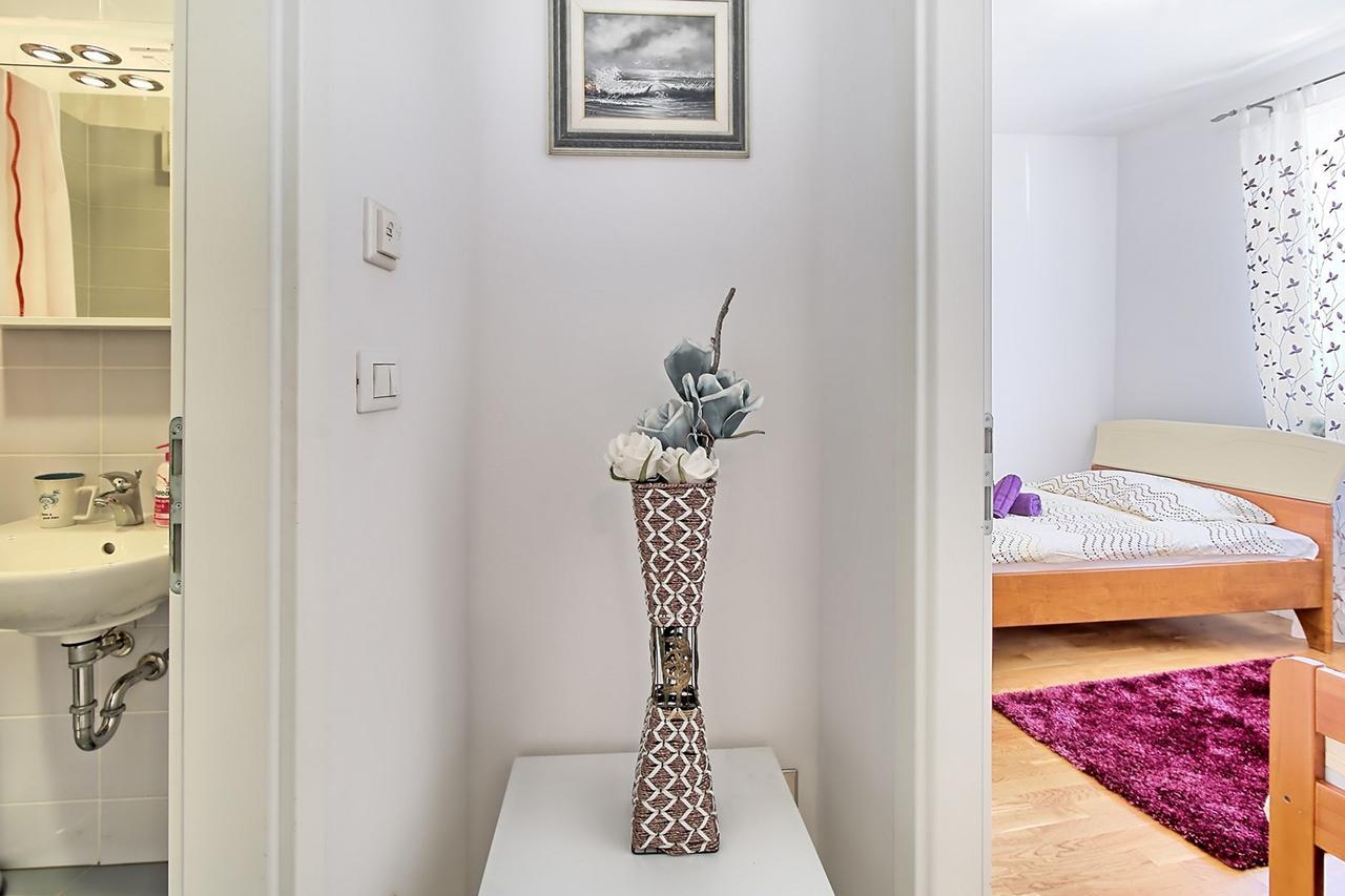 Summertime House With Apartment Umag Luaran gambar