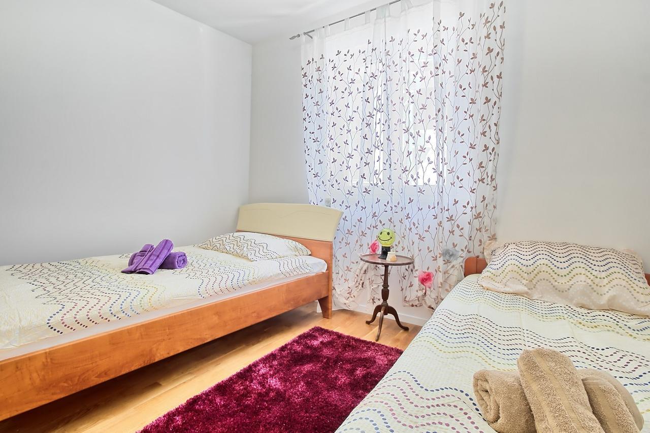 Summertime House With Apartment Umag Luaran gambar