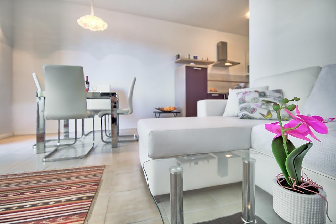 Summertime House With Apartment Umag Luaran gambar
