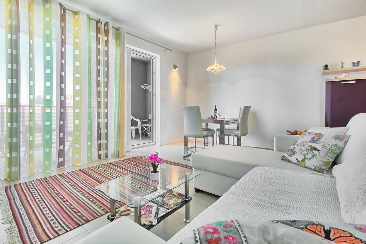 Summertime House With Apartment Umag Luaran gambar